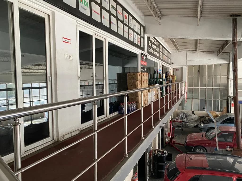 Servis içindeki sigorta şirketleri panosu